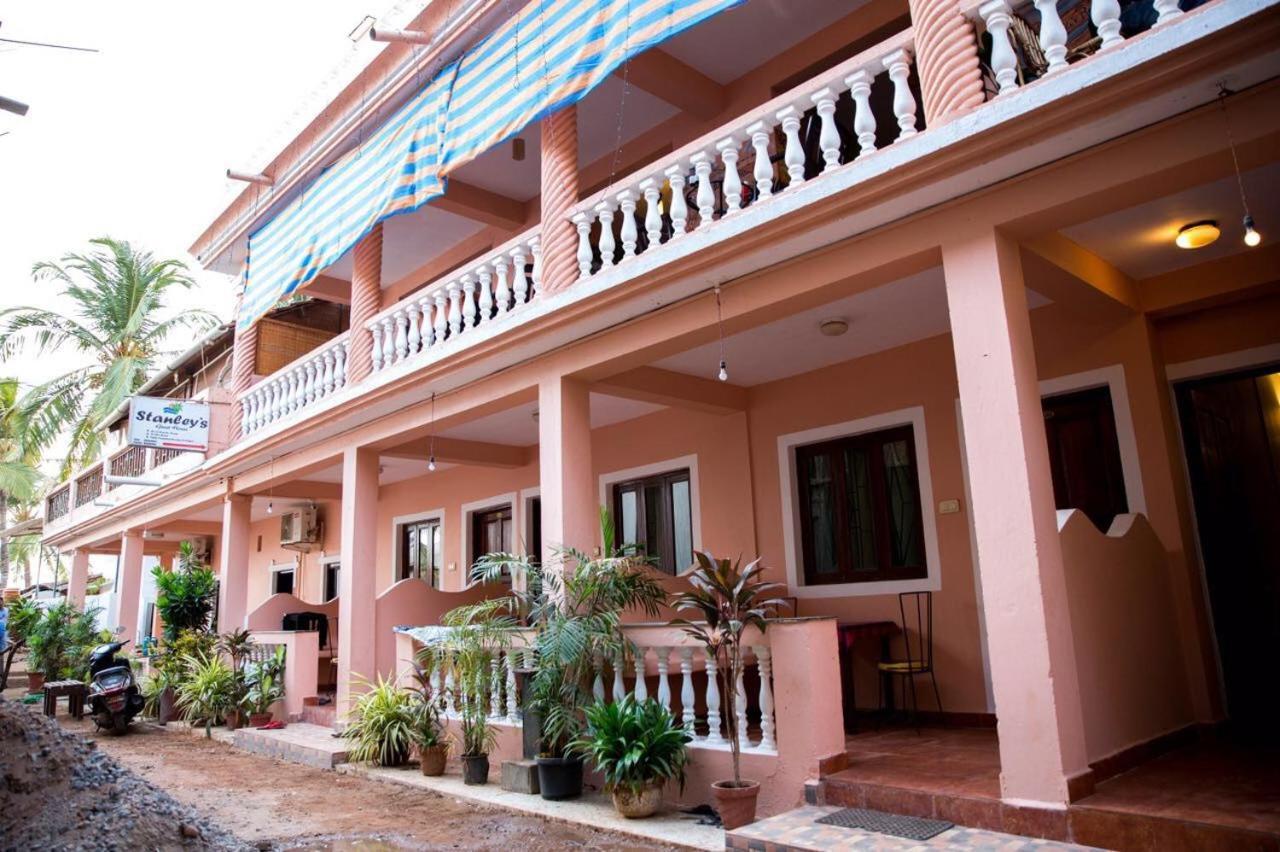 Stanleys Guest House Бага Екстериор снимка