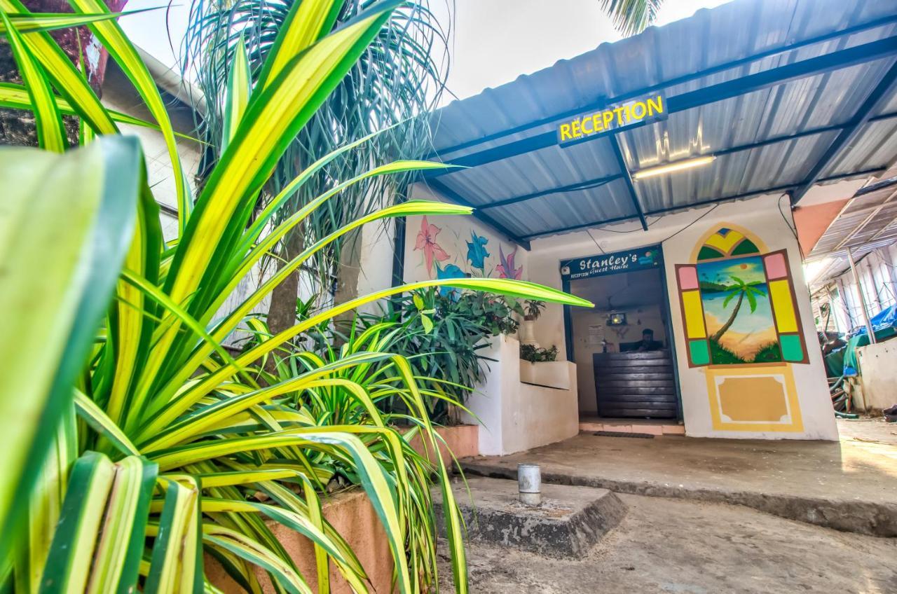 Stanleys Guest House Бага Екстериор снимка